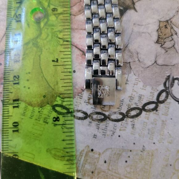 Vintage Watche Anne Klein Quartz Silver Bracelet Watch MOP Dial Rhinestone Bezel - Picture 9 of 10